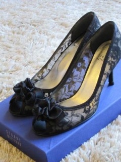 Stuart Weitzman �U